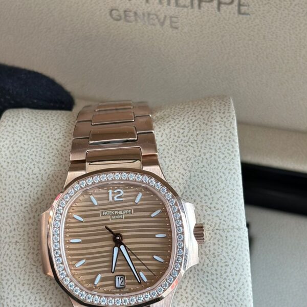 Patek Philippe Nautilus men’s AAA replica watch