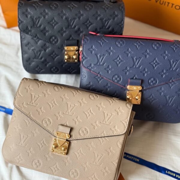 Louis Vuitton Pochette Métis Monogram canvas bag