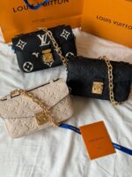 Louis Vuitton Pochette Métis East West Monogram canvas bag