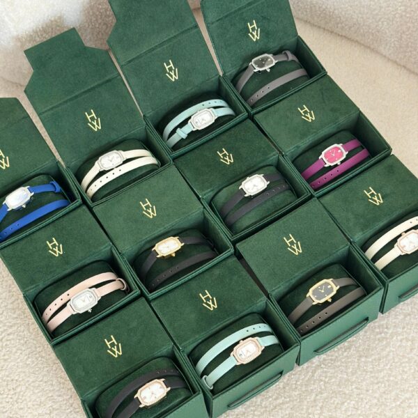 Harry Winston Emerald ladies watch in 18K white gold