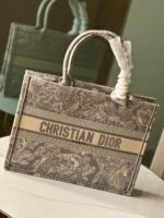Christian Dior Embroidered Canvas Tote Bags - Image 23