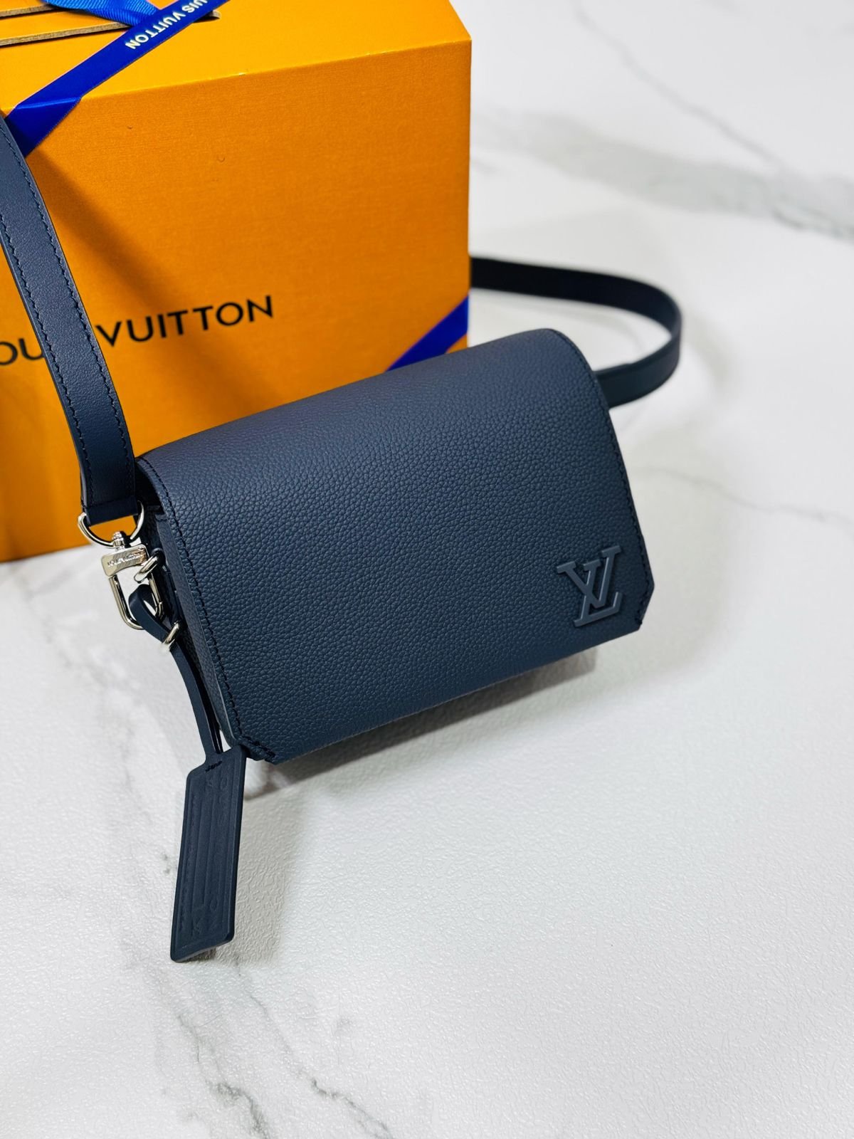 Louis Vuitton Navy Empreinte: Luxe Leather Crossbody Louis Vuitton Monogram Empreinte Navy Leather Crossbody Bag