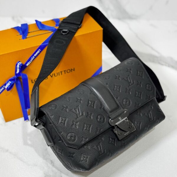 Louis Vuitton Favorite Monogram Canvas Magnetic Flap Crossbody Bag