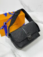 Louis Vuitton Favorite Monogram Canvas Magnetic Flap Crossbody Bag