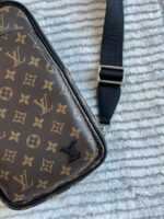 Louis Vuitton Pochette Métis Monogram Canvas Crossbody Bag