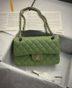 Classic Chanel Quilted Shoulder Bag - Image 7