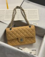 Classic Chanel Quilted Shoulder Bag - Image 6
