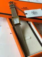 Hermès Ladies Diamond-Set Watch Swiss Made - Image 7