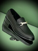 Aspeerio Zero Gravity Luxe Loafers in lightweight black leather with flexible sole and moc-toe stitching