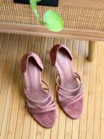 Hermès Lipstick 105 suede goatskin sandals with gold Kelly buckle in UAE